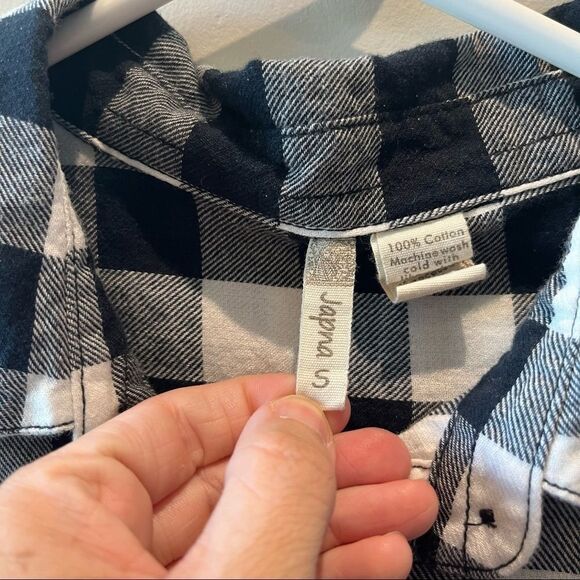 JAPNA Button Down Checkered Top with Ruffle Bottom Size Small - Picture 4 of 5